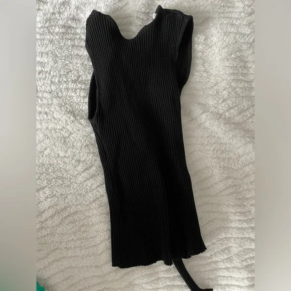 OPEN BACK TOP - Picture 2 of 2